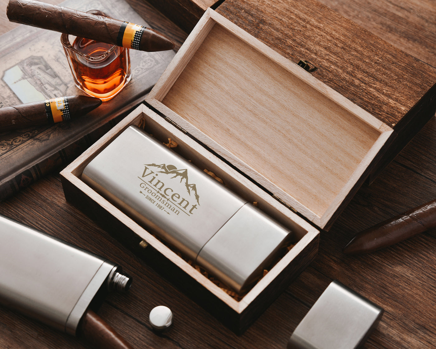 Personalized Cigar Case with Flask, Cigar Flask Engraved, Groomsmen Flasks, Groomsmen gifts, Golf Gifts For Men, Cigar Holder